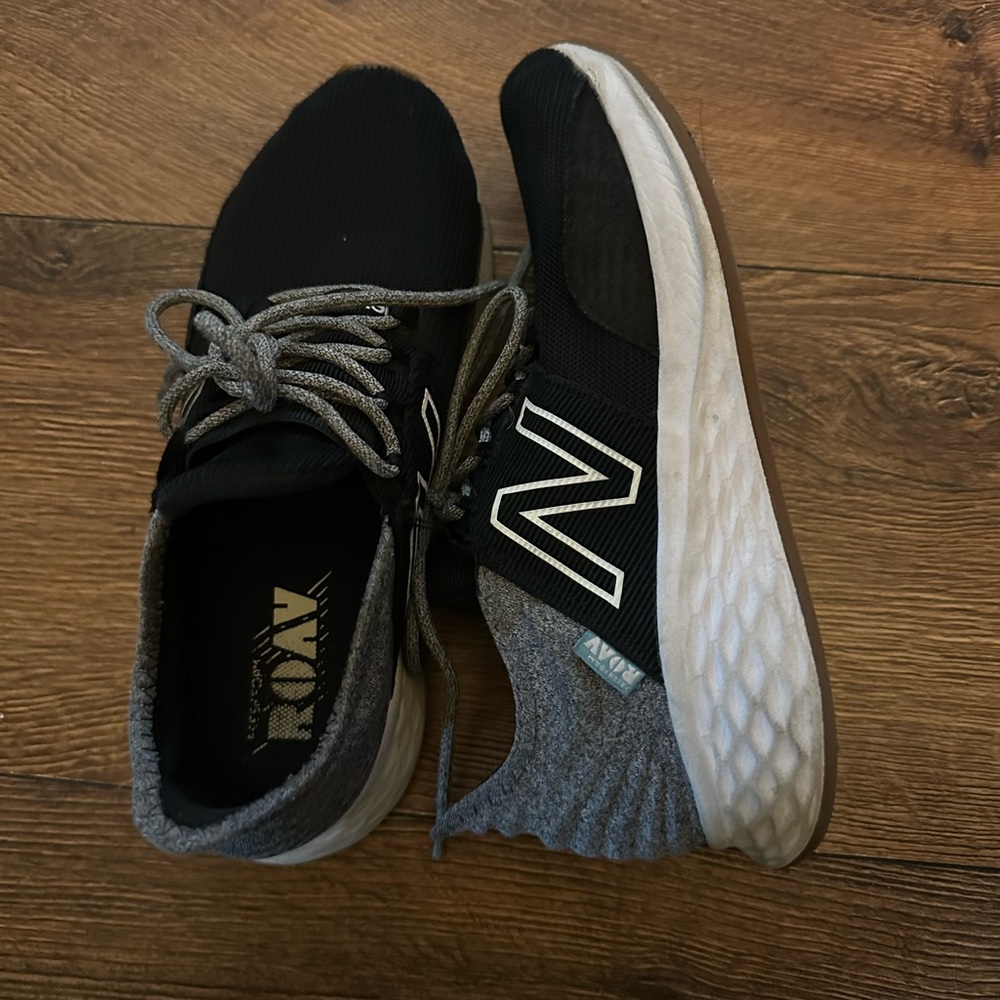 New balance youth size 4. Fits like a size 5ish for women